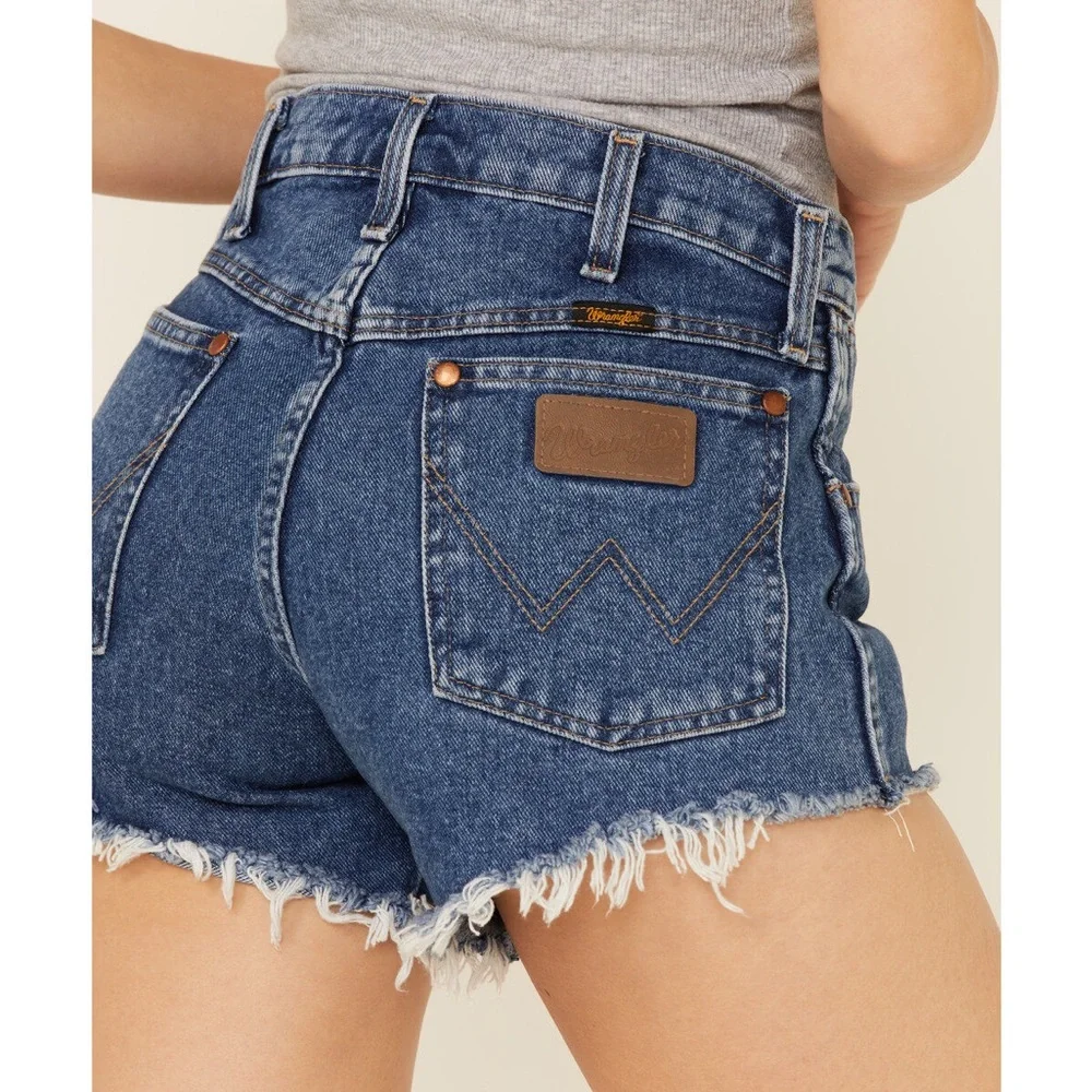 Wrangler Reworked Short - Picture 5 of 5